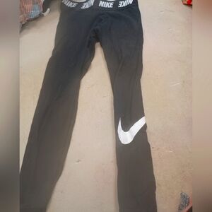 NIKE LADIES WOMENS Medium MED M BLACK LOGO LEGGINGS $68 LOGO SWOOSH